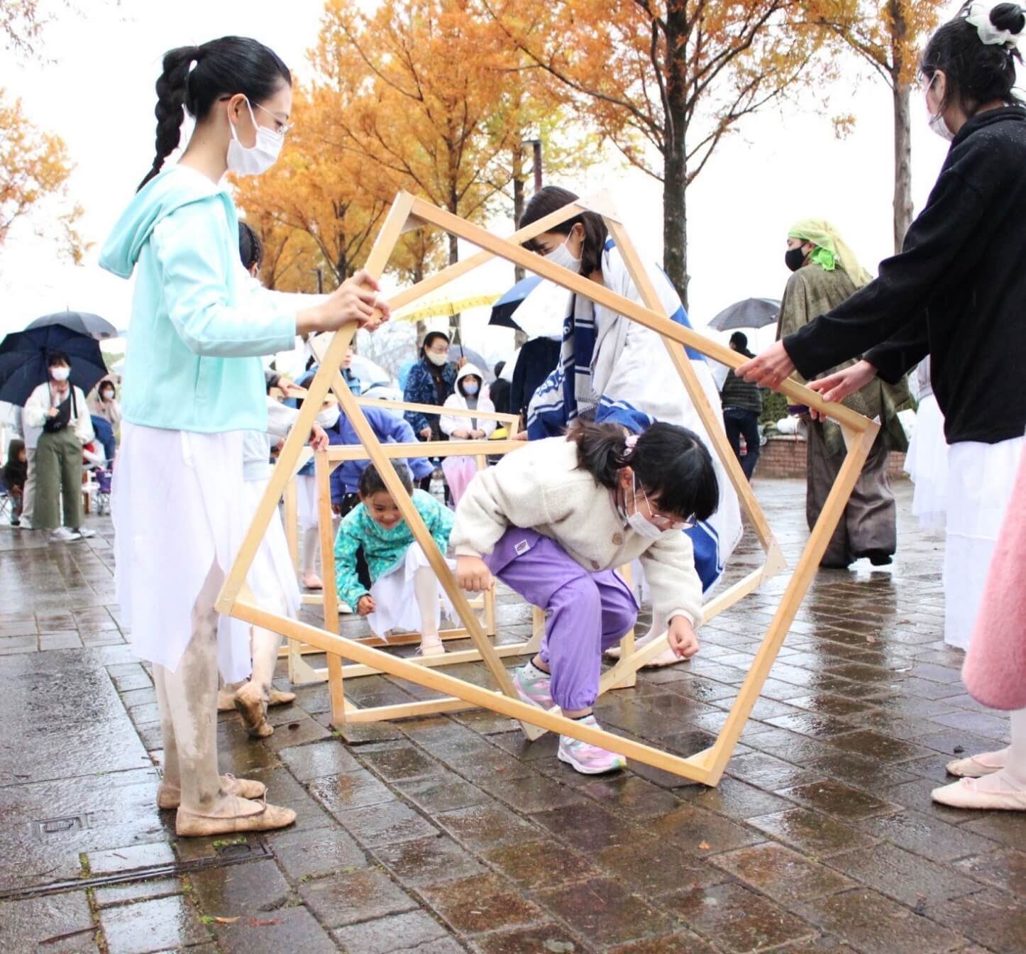 紅型型紙―鎌倉芳太郎旧蔵資料― - TOPICS|金沢美術工芸大学 紅型型紙―鎌倉芳太郎旧蔵資料― - TOPICS|金沢美術工芸大学